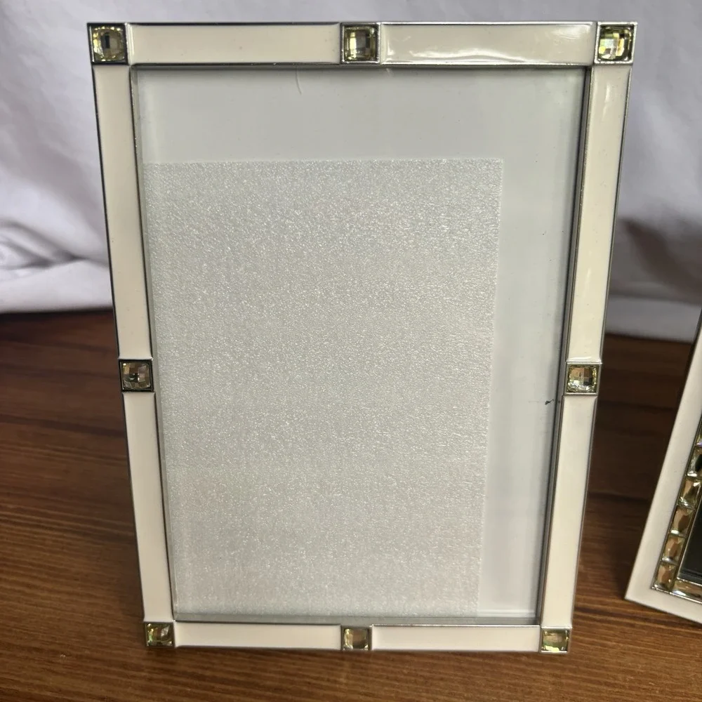 White Enamel Picture Frame Set of 2 Crystal Accent 4x6 Tabletop Photo Frames